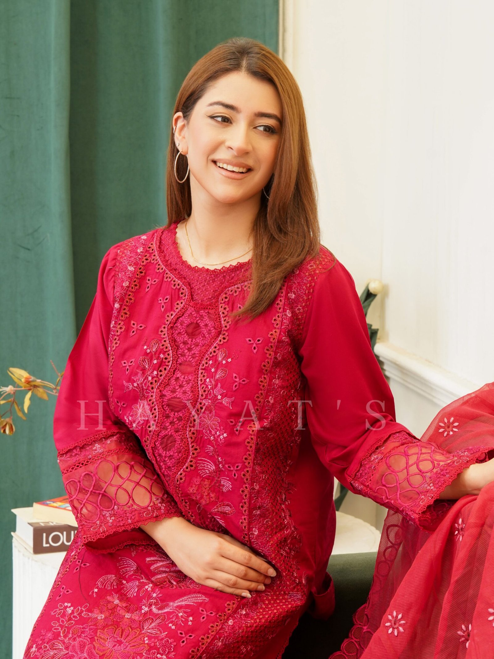 Ronaq-e-Hayat Vol 32 - 3PC Magenta