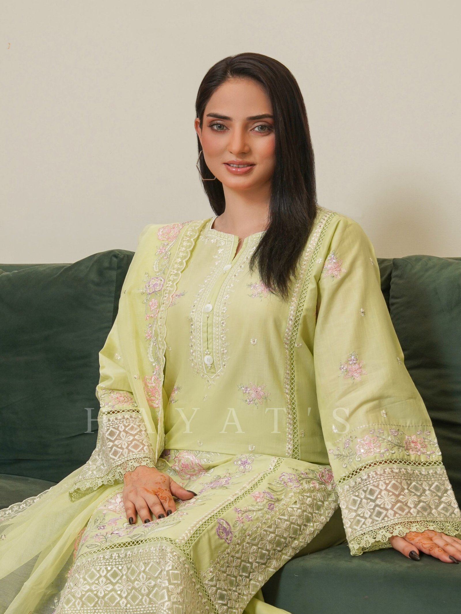 Ronaq-e-Hayat Vol 31 - 3PC Seated Pastel Green